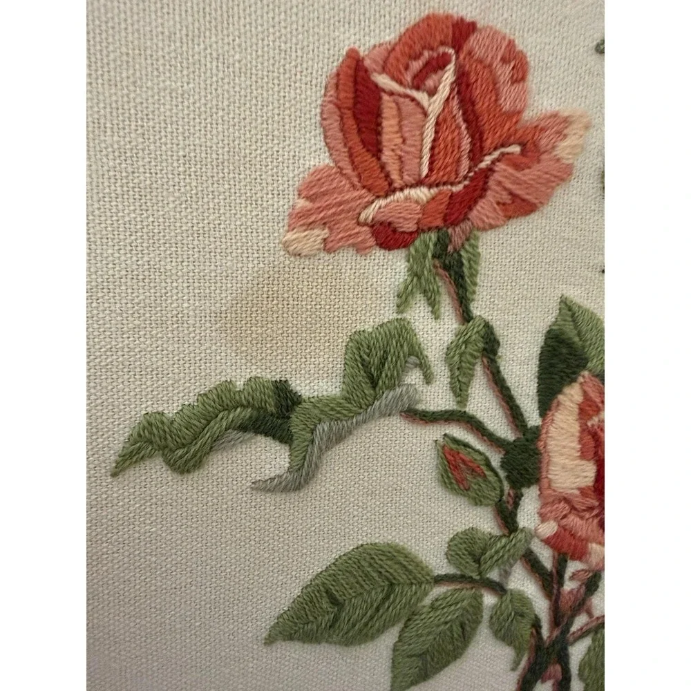 Vintage Framed‎ Rose Crewel Wall Art Retro Floral Hand-Stitched Art 15x19